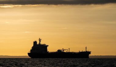 Chevron negocia con EE.UU. extensión de licencia de operación en Venezuela