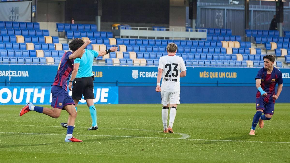 Villar marcó un gran gol contra el Eintracht