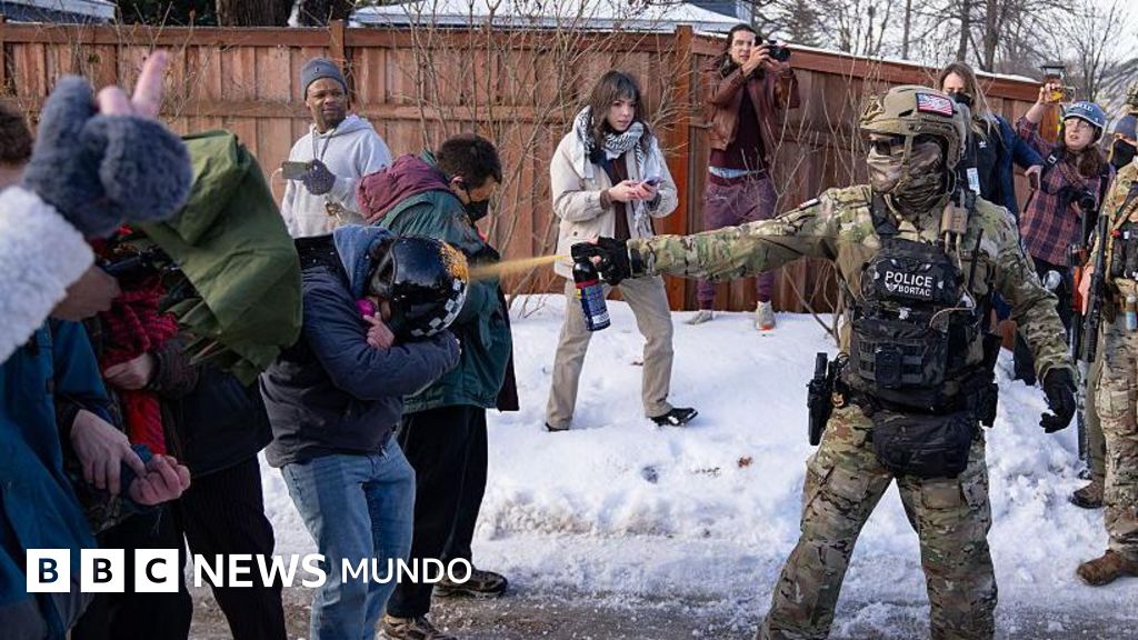 Un agente de ICE mata a disparos a una mujer durante una operación contra la migración ilegal en Minneapolis