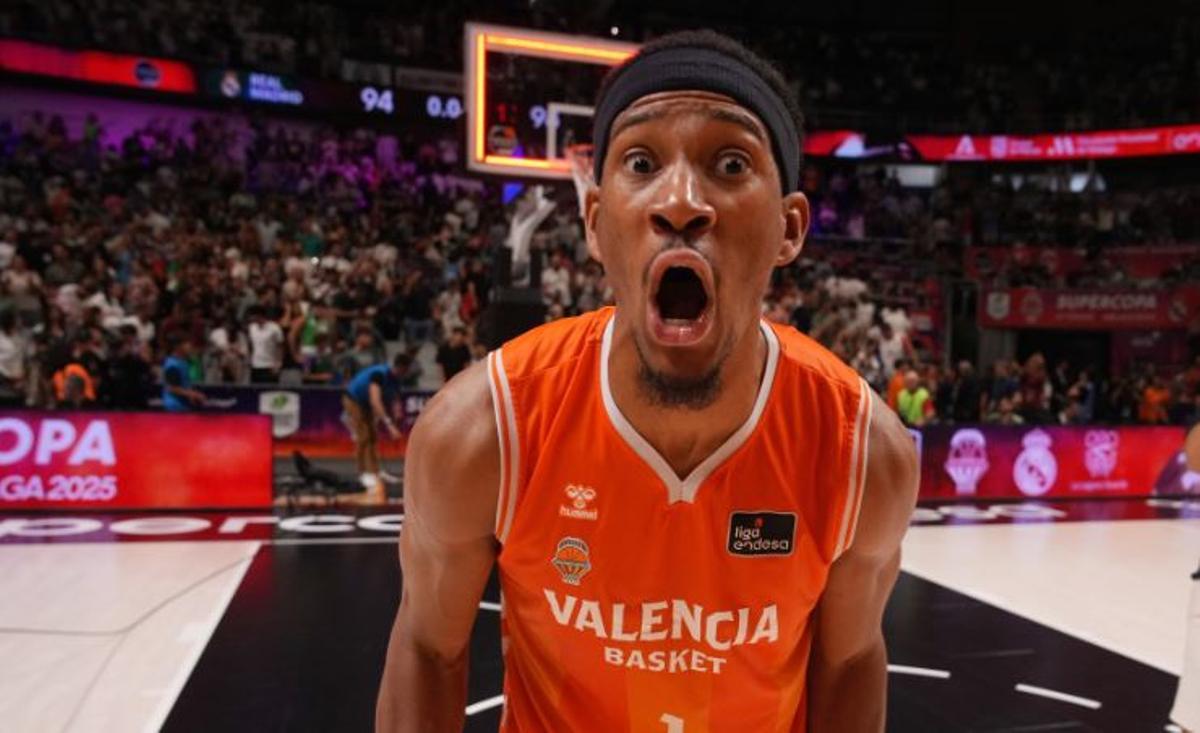 Kameron Taylor celebra con alegría la victoria del Valencia Basket.
