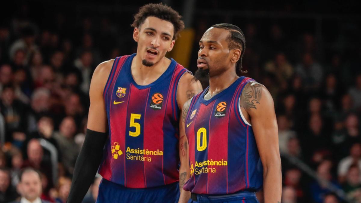 Miles Norris, junto a Kevin Punter