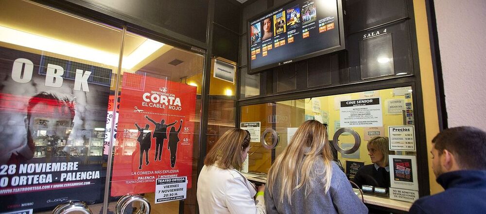 La falta de grandes estrenos merma público en los cines