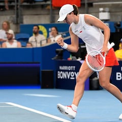 Swiatek y el dobles llevan a Polonia a semifinales ante Estados Unidos