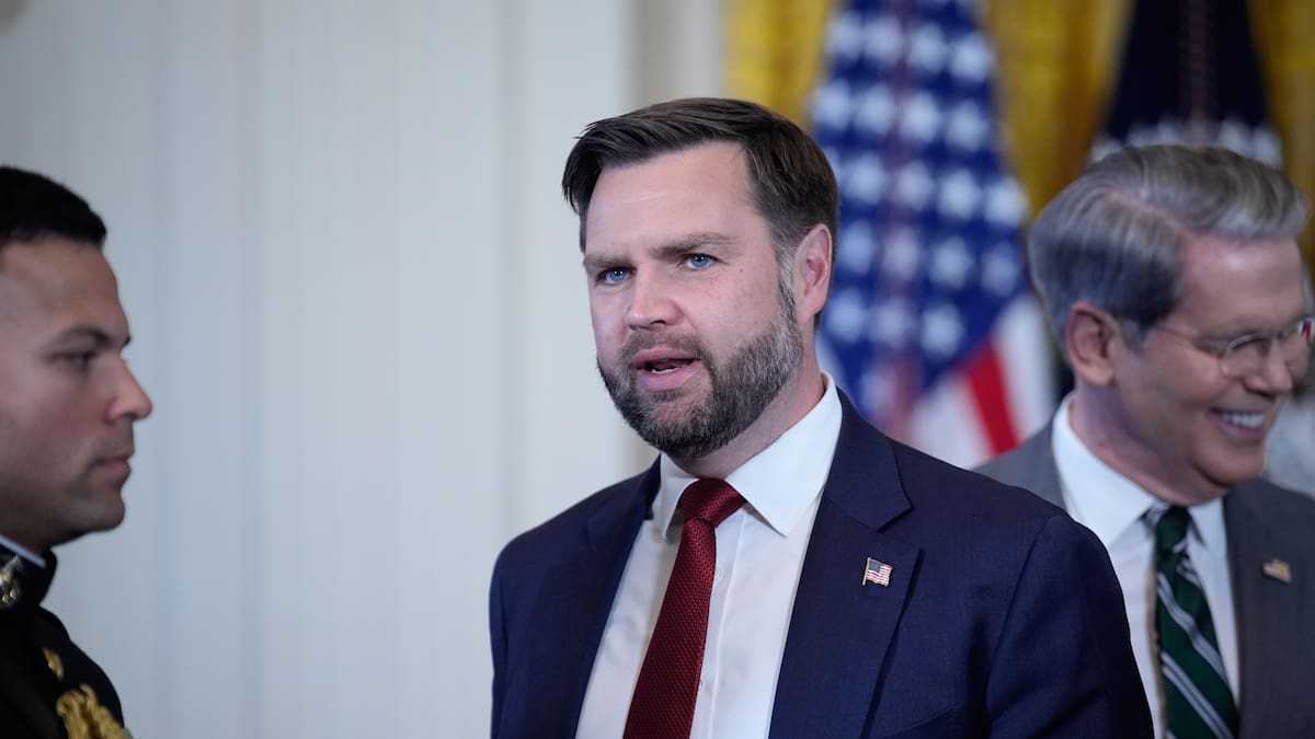 El vicepresidente de EEUU, JD Vance, asegura que el agente que mató a la mujer de Minneapolis goza de "inmunidad absoluta" | Internacional