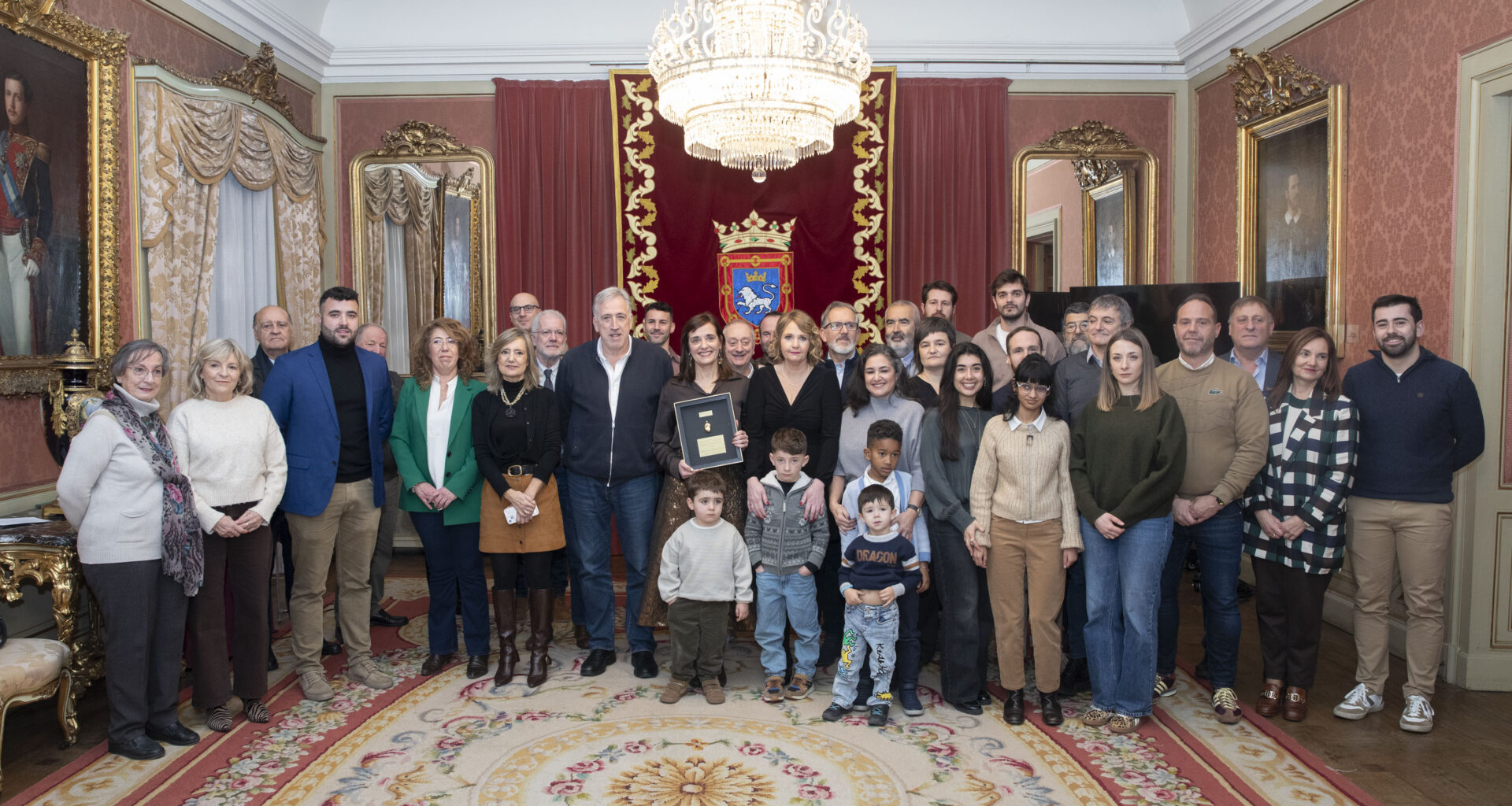 Fundación Vicente Ferrer premiada con el XXIV Haba de Oro de Asociación Cabalgata Reyes Magos de Pamplona por su línea de trabajo “Infancia con futuro”