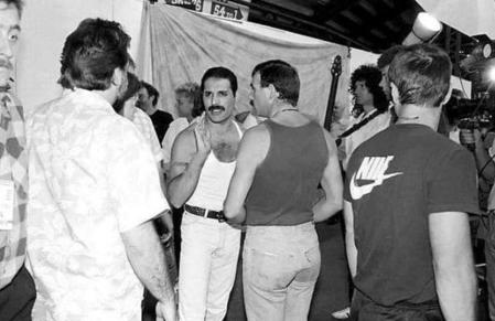 Freddie Mercury habría mantenido una aventura con la mujer de un amigo, fruto de la cuál habría nacido Bibi.