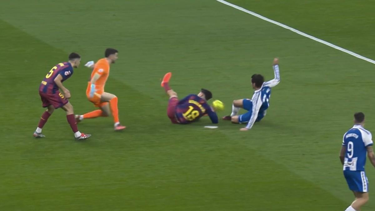 Joan Garcia gue decisivo en una jugada en la que empujó a Gerard Martin