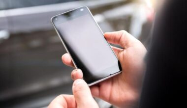 Esto es lo que debes hacer si tienes móviles viejos guardados en casa