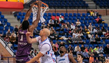 Taiwo machaca el aro del Clavijo ante un superado Íñigo Royo, ex CBC Valladolid.