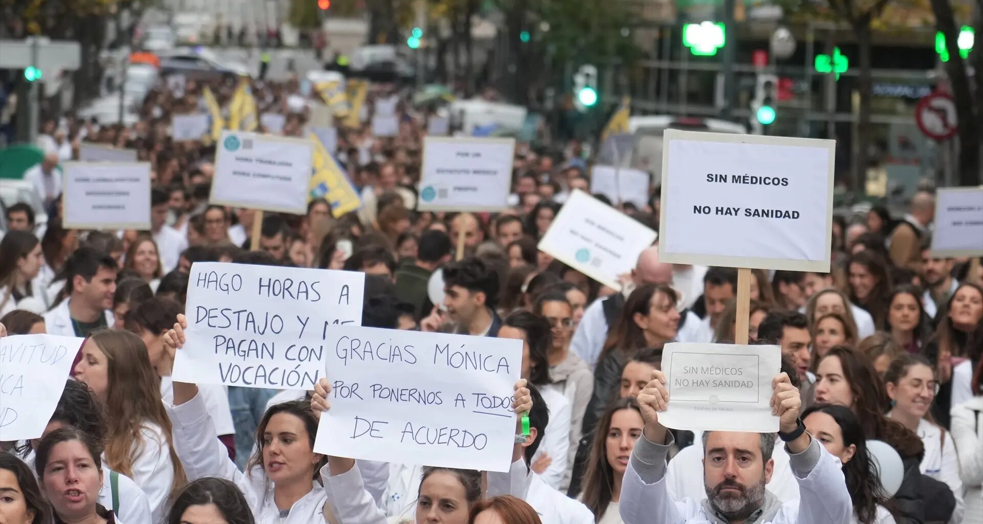 Los médicos preparan nuevas movilizaciones "más intensas" para febrero y amenazan al ministerio con una huelga indefinida