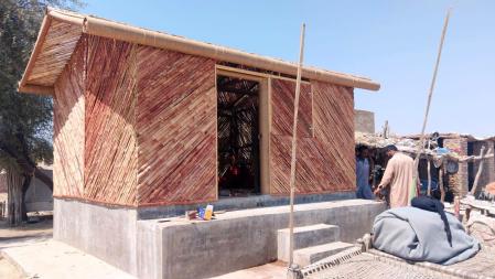 Ban ha desarrollado una vivienda temporal, rápida y de bajo coste, para reconstruir zonas devastadas, como esta tras las inundaciones de Pakistán del 2022
