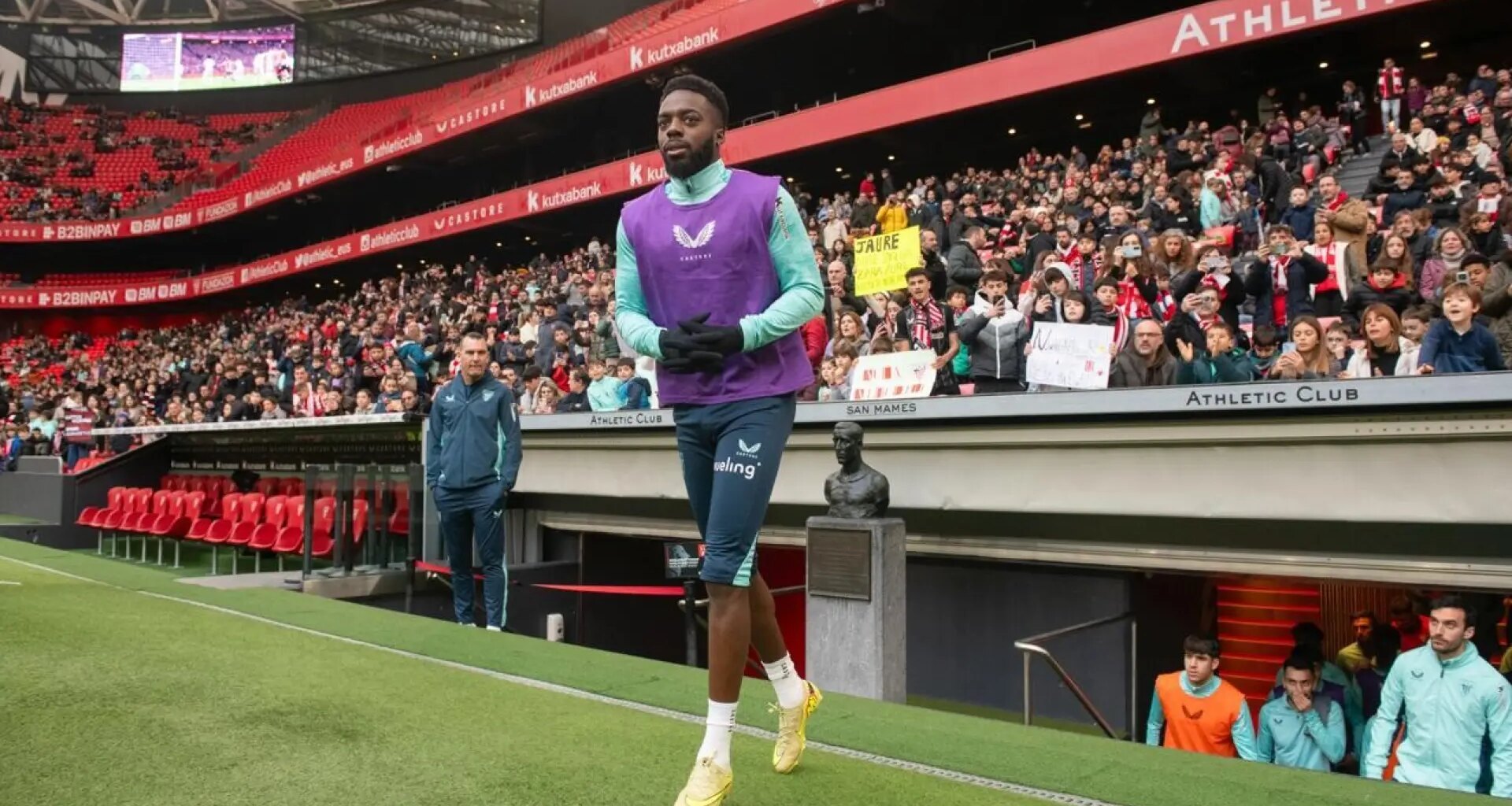 "Jugar en Arabia es una mierda, tener que marcharte dejando aquí a mi mujer y a mi hijo..."