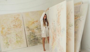 Ana Monsó, la artista que pinta sin pincel