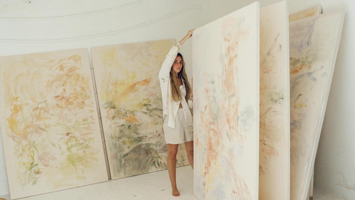 Ana Monsó, la artista que pinta sin pincel