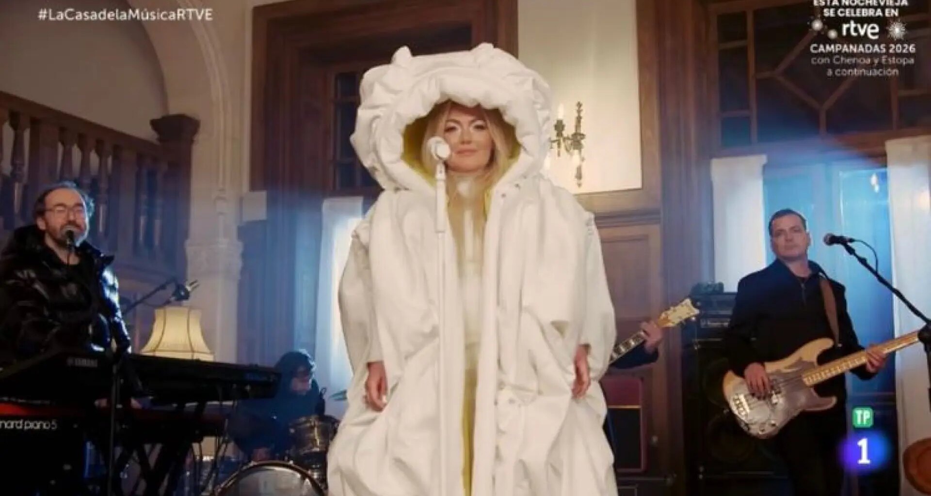 El 'look' de Amaia Montero revienta las redes sociales con todo tipo de memes: "¿Es un marshmallow?"