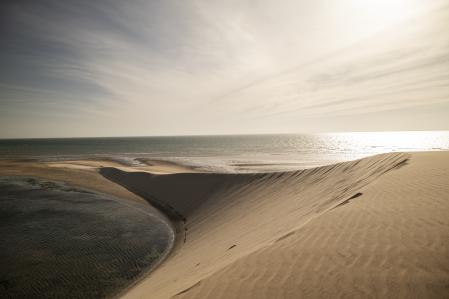 La Duna Blanca. Una de las principales atracciones de Dajla, en Marruecos, un país que oculta el conflicto en curso detrás de las visitas de turistas