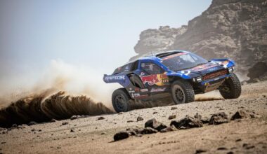 Saltan chispas entre Al-Attiyah y Nani Roma en su primer cara a cara y Sainz mantiene el pulso antes de la decisiva etapa maratón