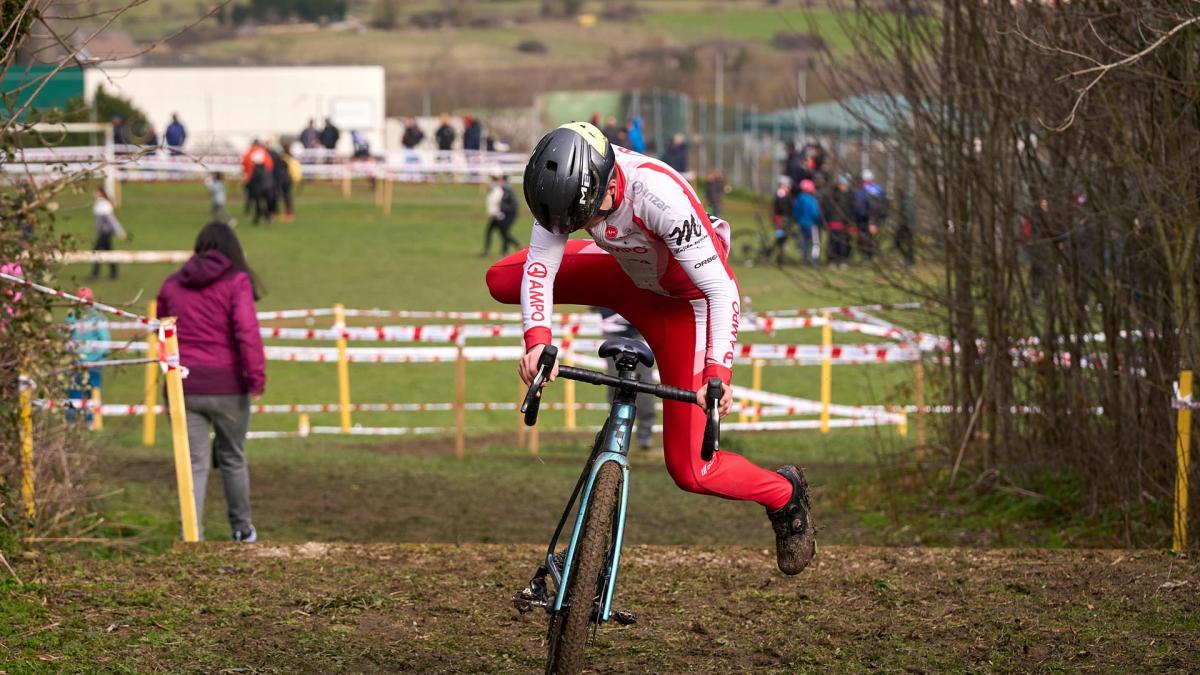El estreno soñado de Jonathan Lastra en Urdiáin