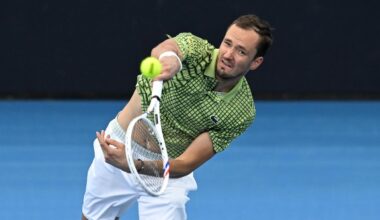 Medvedev presenta candidatura en Australia con otra contundente victoria