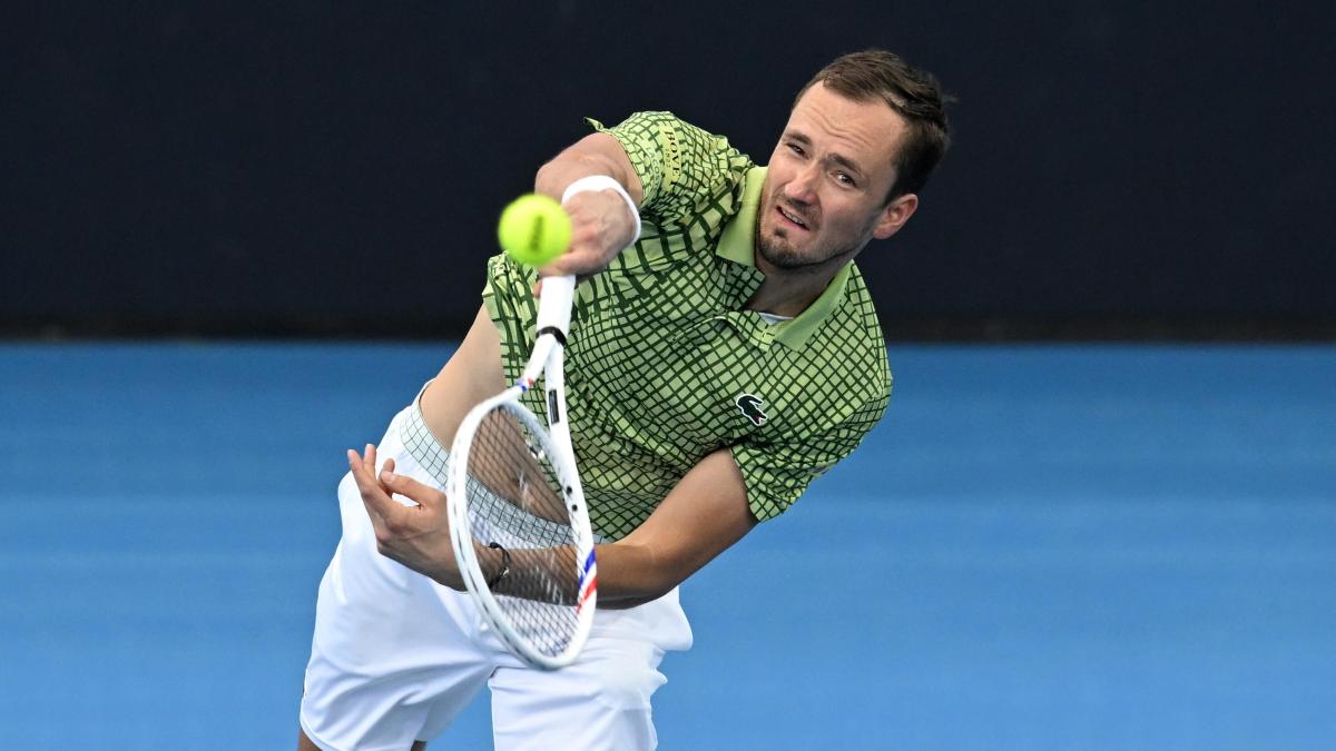 Medvedev presenta candidatura en Australia con otra contundente victoria