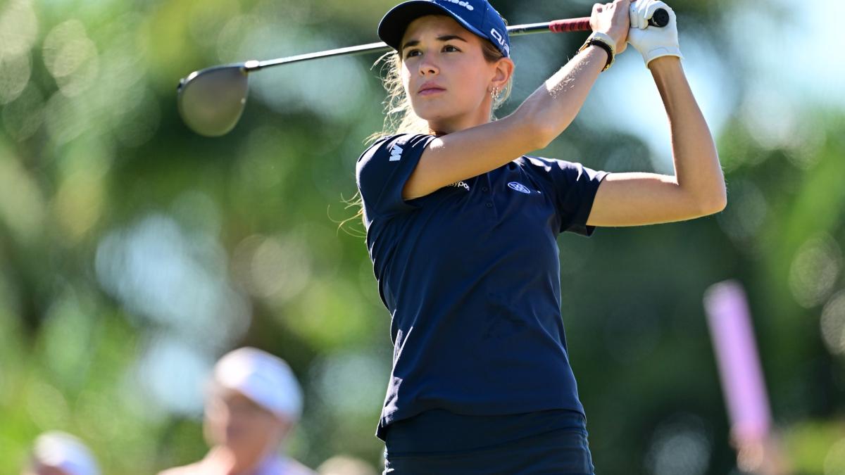 "Es raro cuando tienes una cita y están tus escoltas"