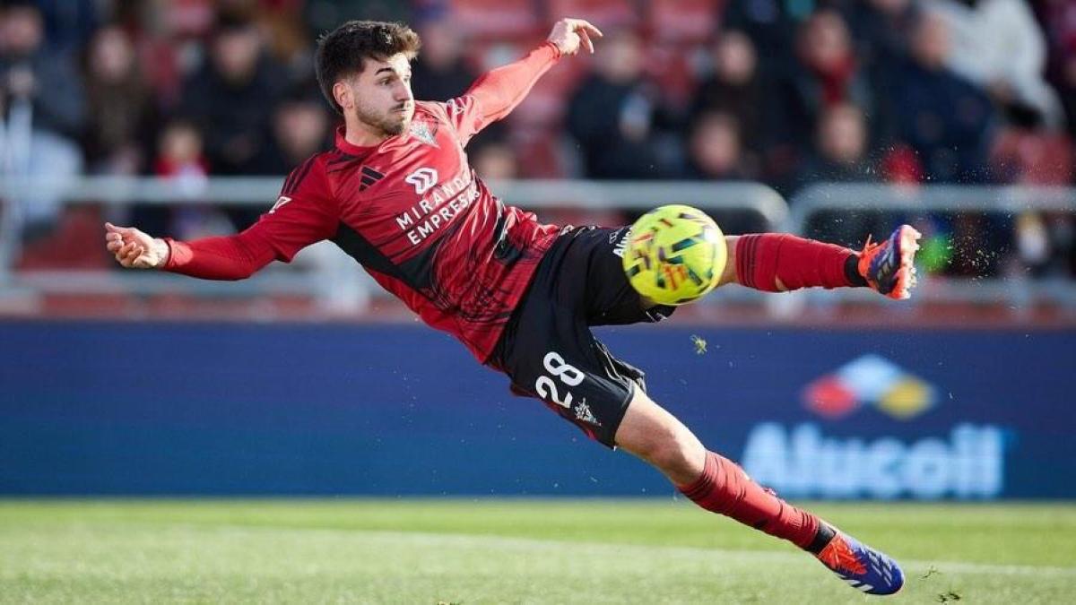 el miércoles todavía entrenaba con el Espanyol y ya bigolea en LaLiga Hypermotion