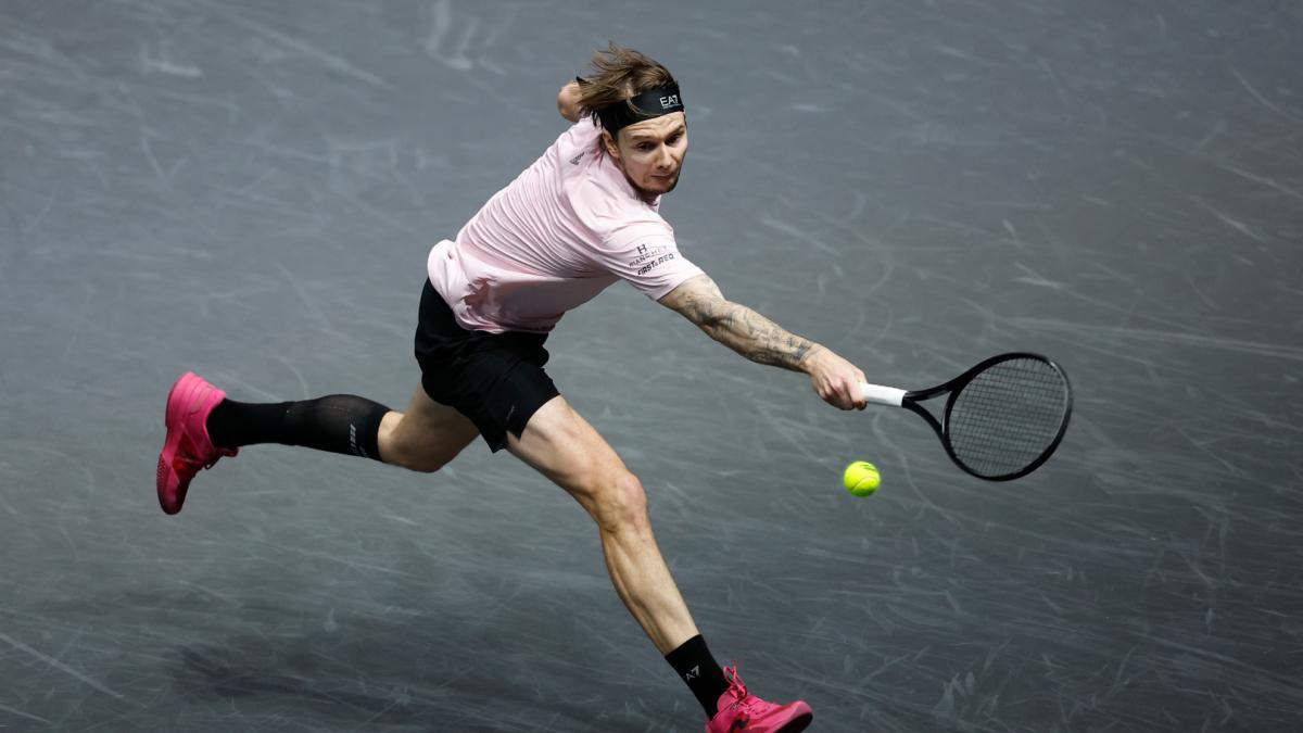 entra por primera vez en el 'top 10' tras vencer a Musetti en Hong Kong