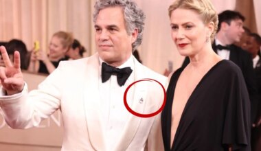 Qué significa el pin de protesta que Jean Smart, Mark Ruffalo y otros actores llevaron en los Globos de Oro 2026
