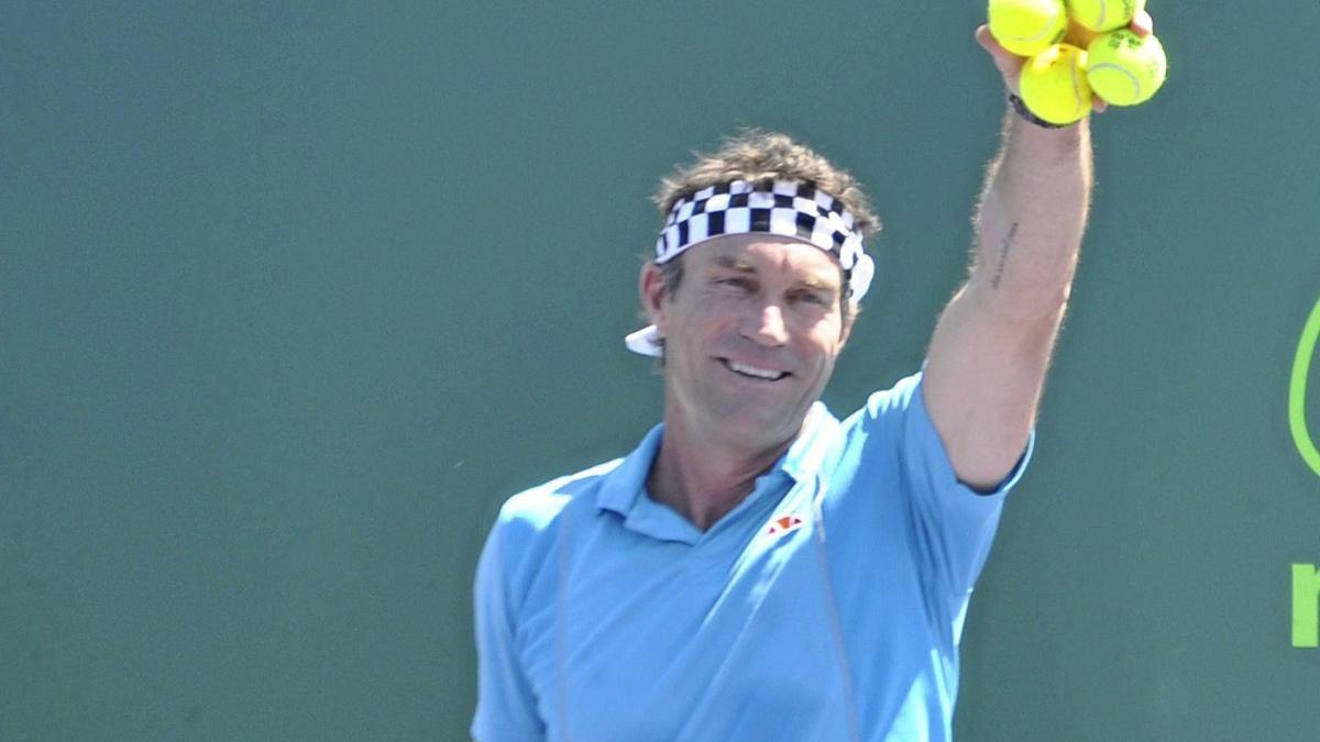 "Los jugadores se deshacen de sus entrenadores por unos pocos dólares"