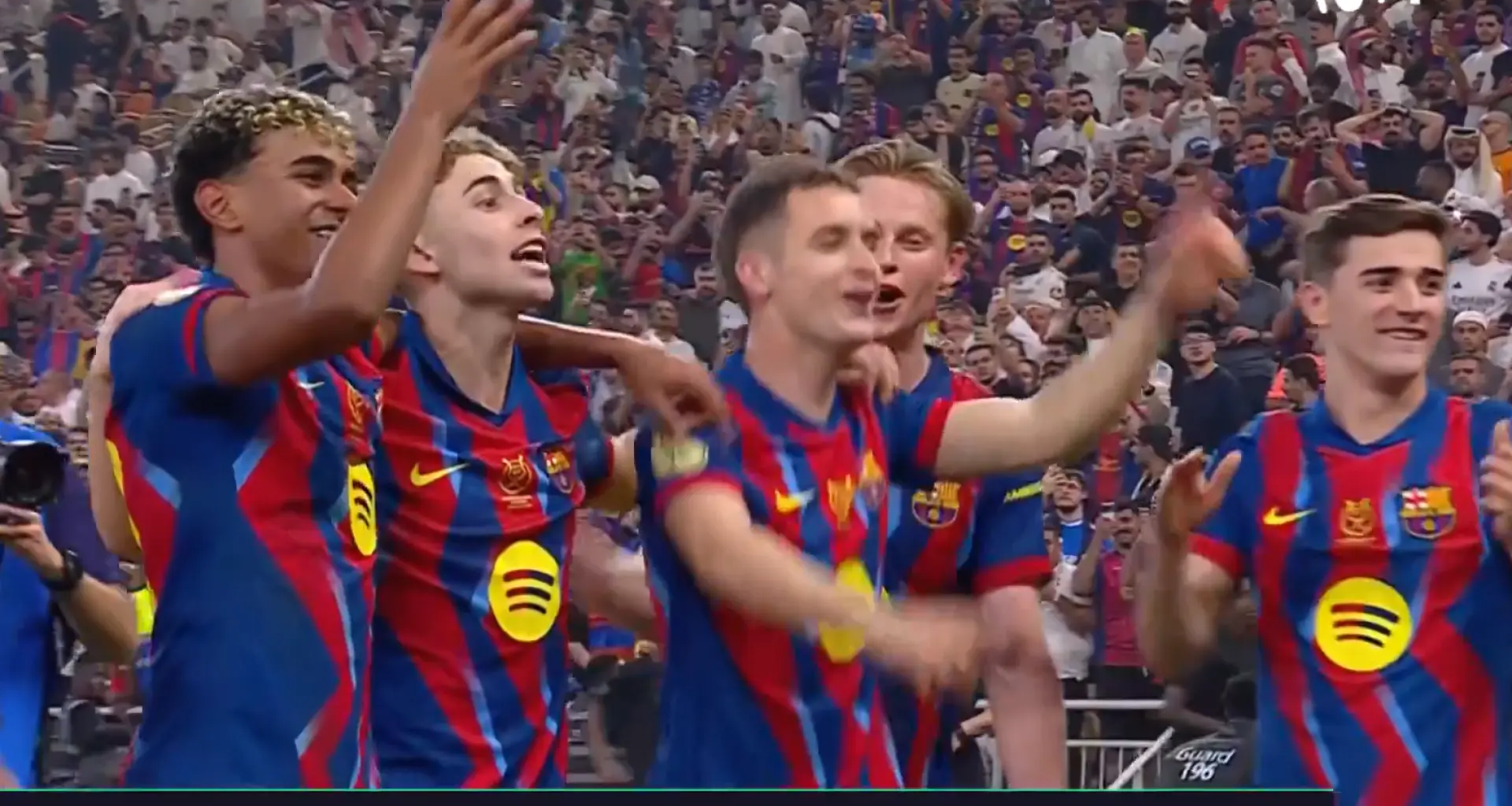 La polémica celebración del Barça tras ganar la Supercopa al Real Madrid: "¡A chupar, chupa, a tu casa!" - 20Minutos