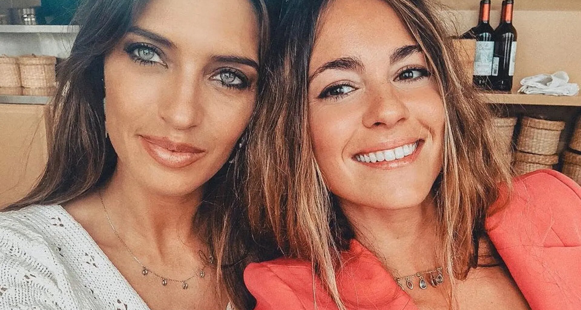 El significativo gesto de Sara Carbonero hacia su amiga Sofía Ellar en pleno ingreso hospitalario