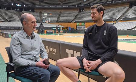 Tomic atendió a MD en el Olímpic de Badalona