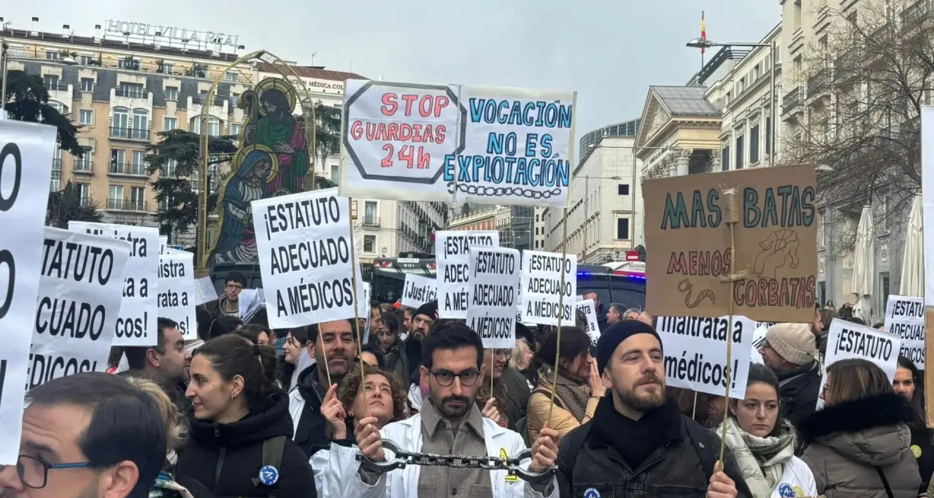 Los médicos vuelven a la huelga para exigir a Sanidad un estatuto propio con un seguimiento muy dispar