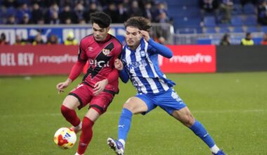 El Alavés impone su ley ante un Rayo en inferioridad