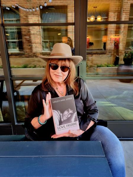 Lesley-Ann Jones, autora de 'Love, Freddie'.
