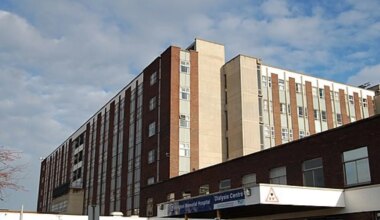 La justicia británica da la razón a 26 enfermeras que exigen que una mujer trans no pueda cambiarse en sus vestuarios