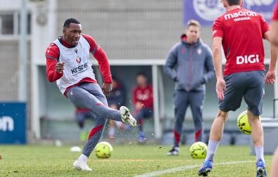 Sheraldo Becker, en Tajonar