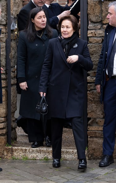 Beatriz Moreno de Borbón sale de la catedral Ortodoxa Griega de San Andrés y San Demetrio donde se ha hecho un responso por Su Alteza Real la Princesa Doña Irene de Grecia.