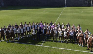 Plantel, cuerpo técnico, parte del consejo de administración de la UD, el pasado miércoles 31 de diciembre en Barranco Seco, con el tradicional brindis por 2026.