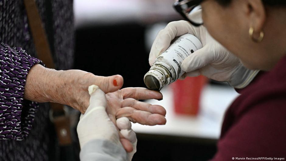 Ocho gobiernos rechazan recuento de votos en Honduras – DW – 12/01/2026