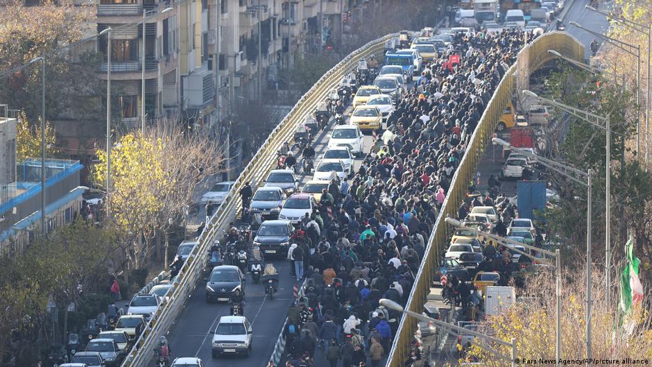 Al menos seis muertos en protestas sociales en Irán – DW – 02/01/2026