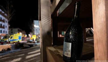 Incendio fatal en bar suizo habría sido causado por bengalas – DW – 02/01/2026