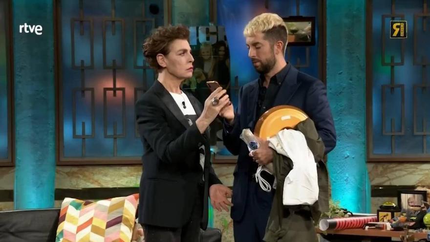 Antonia Dell'Atte arremete en 'La Revuelta' contra Alessandro Lecquio: "Ana Rosa Quintana sabía que era un maltratador"