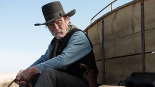 Image: Tommy Lee Jones, en la frontera del western