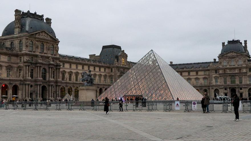 El Louvre abre íntegramente sus instalaciones tras el anuncio de fin de huelga