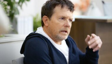 Michael J. Fox vuelve a la actuación de la mano de Harrison Ford en la tercera temporada de 'Terapia sin filtro'