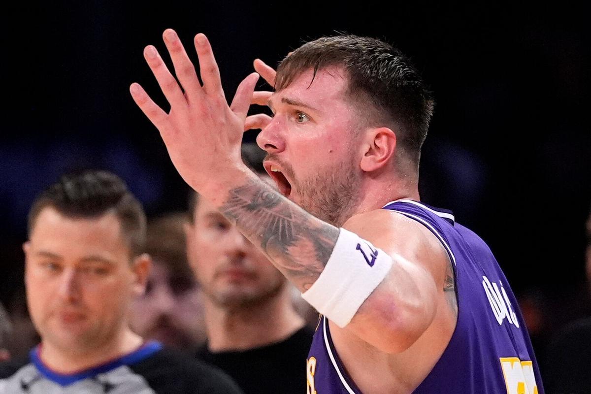 Doncic acabó desquiciado ante los Bucks