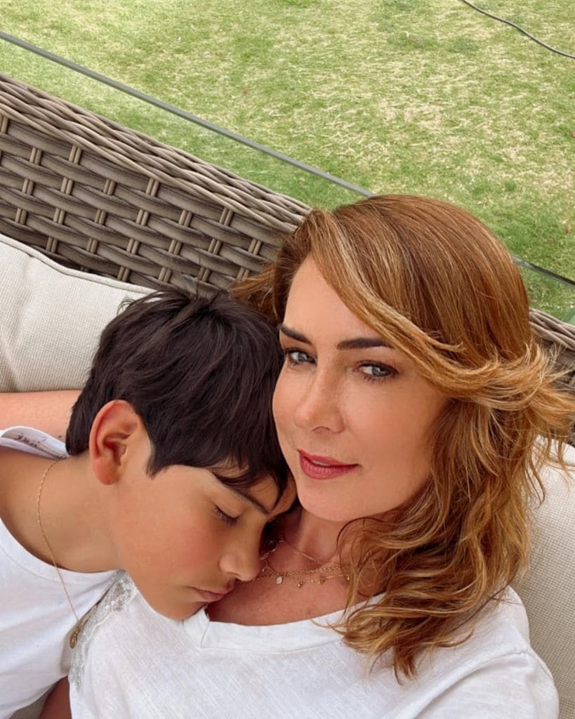 La conductora contó cómo su hijo se ganó este papel con su talento.