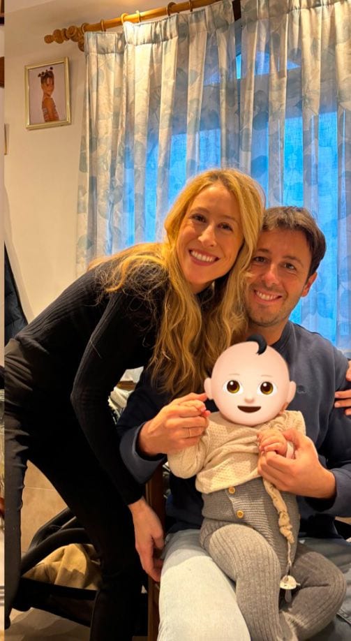 Matías, con su pequeño en brazos y su hermana Marta