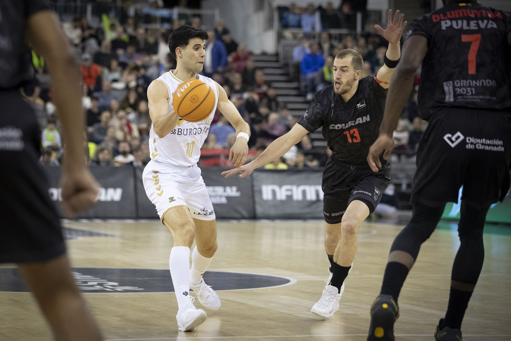 El San Pablo confirma su resurrección ganando al Granada (90-107)